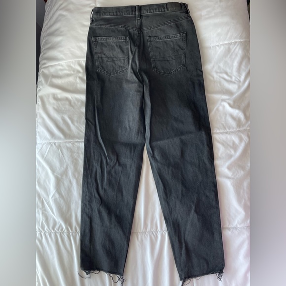 AE Relaxed Mom Jean Hi-Rise - Picture 3 of 8